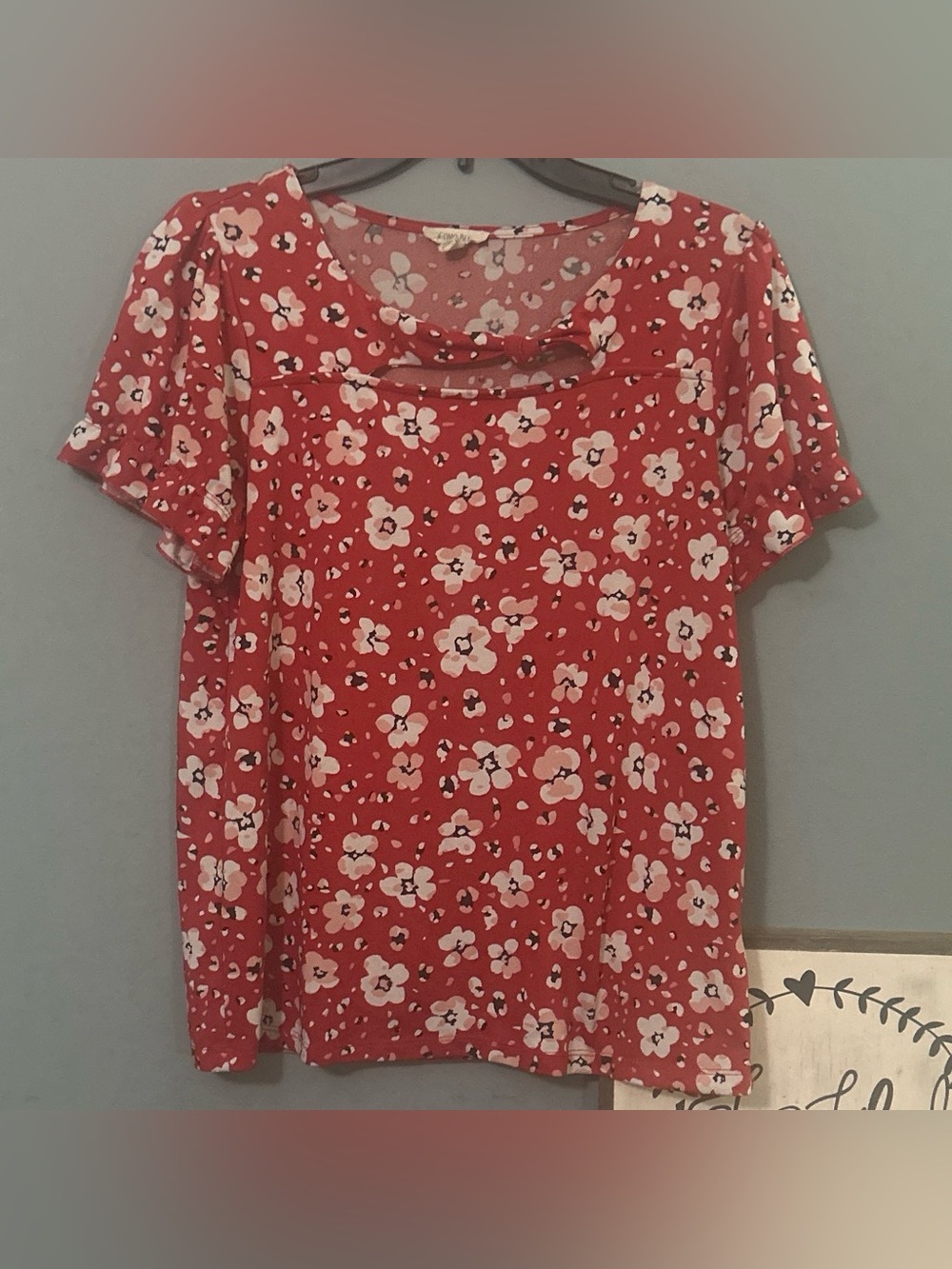 Como Blu Women’s Red Floral Cutout Neck Short Sleeve Blouse
